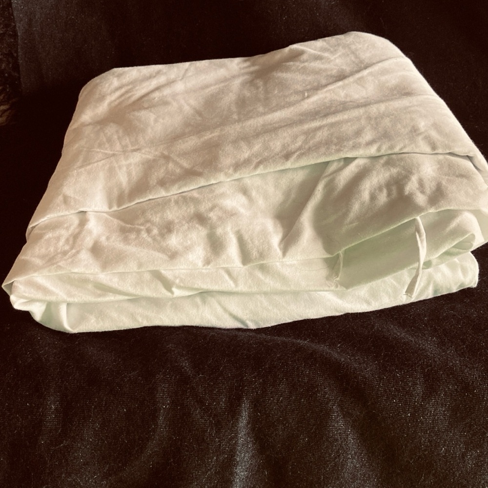 Luxurious Cream Bedding Set
